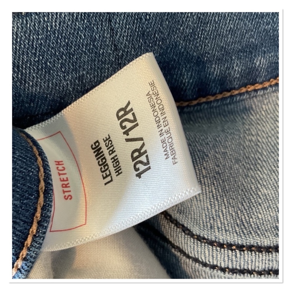 Express Embroidered Jeans - Picture 2 of 6